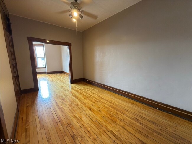 Building Photo - 153 S Main St