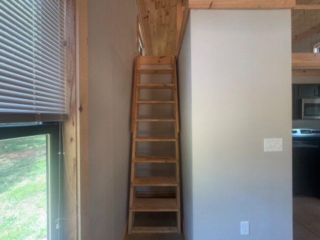 Building Photo - 35 Tiny Time Ln