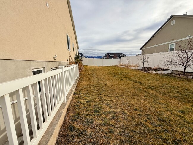 Building Photo - 737 3400 W