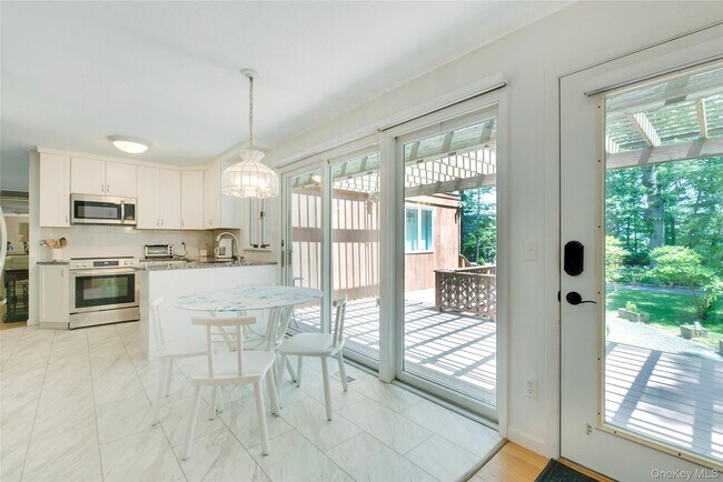 Building Photo - 1075 Inlet Ln