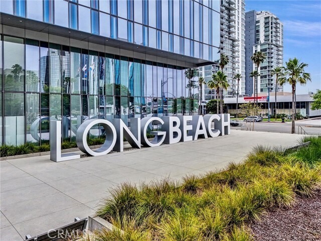Building Photo - 411 W Seaside Way