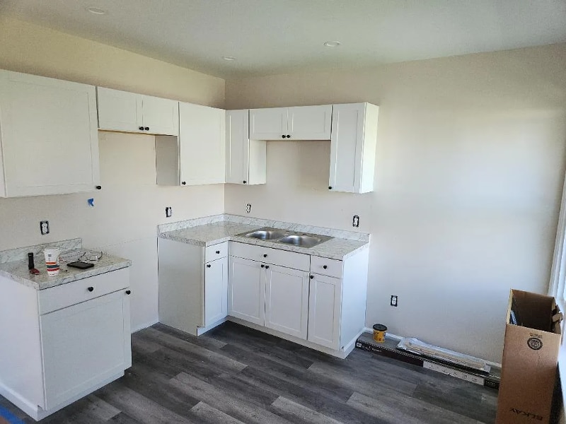 Building Photo - 6 W 6th St