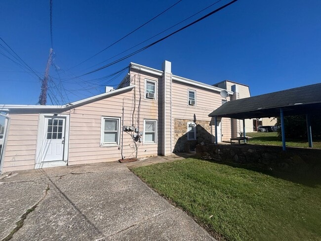 Primary Photo - 1316 S Meadow St