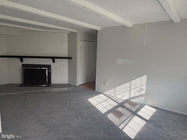 Building Photo - 10 ROBERT TREAT PAINE