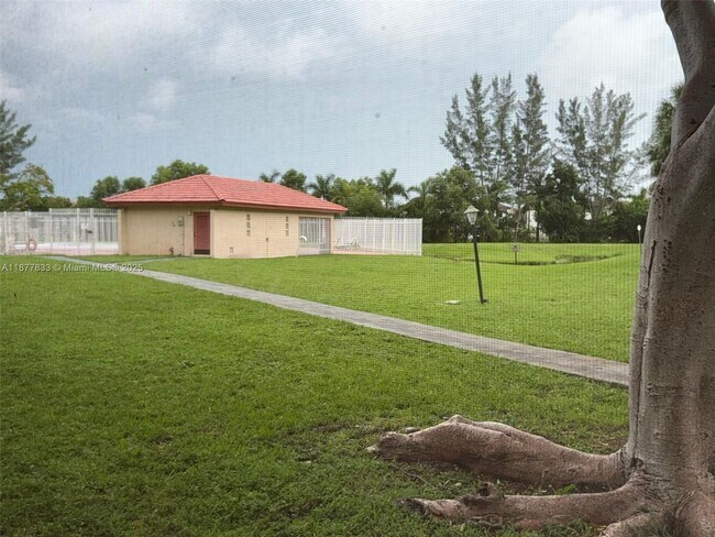 Building Photo - 3396 Foxcroft Rd