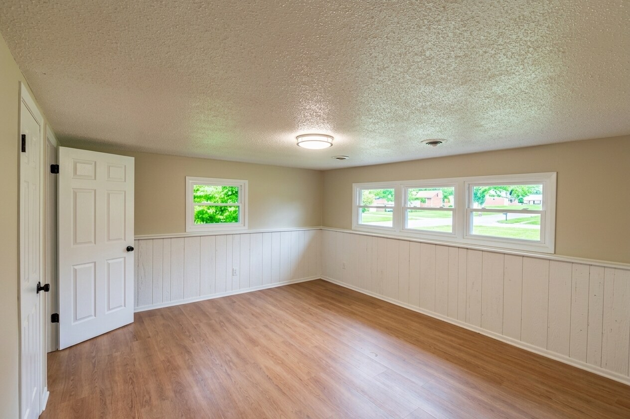 Building Photo - 451 Bonnie Rd