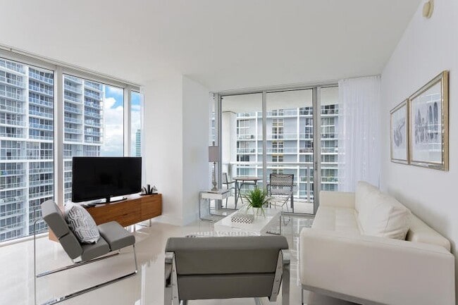 Building Photo - Icon Brickell Unit 4010