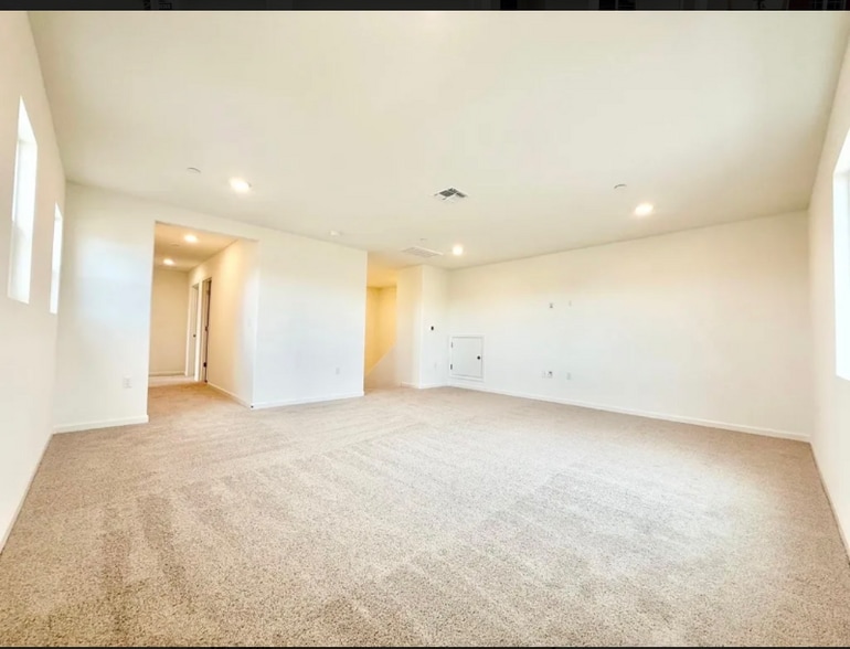 Building Photo - 2476 Cellar St