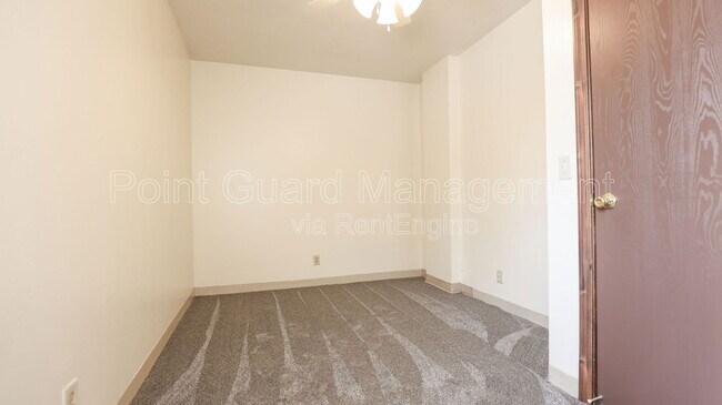 Building Photo - 3030 S 68th Ct