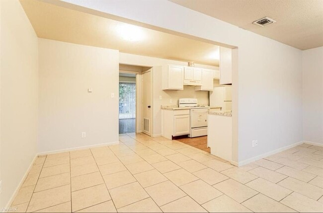 Building Photo - 1036 Linde Ave