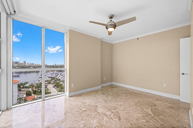 Building Photo - 101 S Fort Lauderdale Beach Blvd