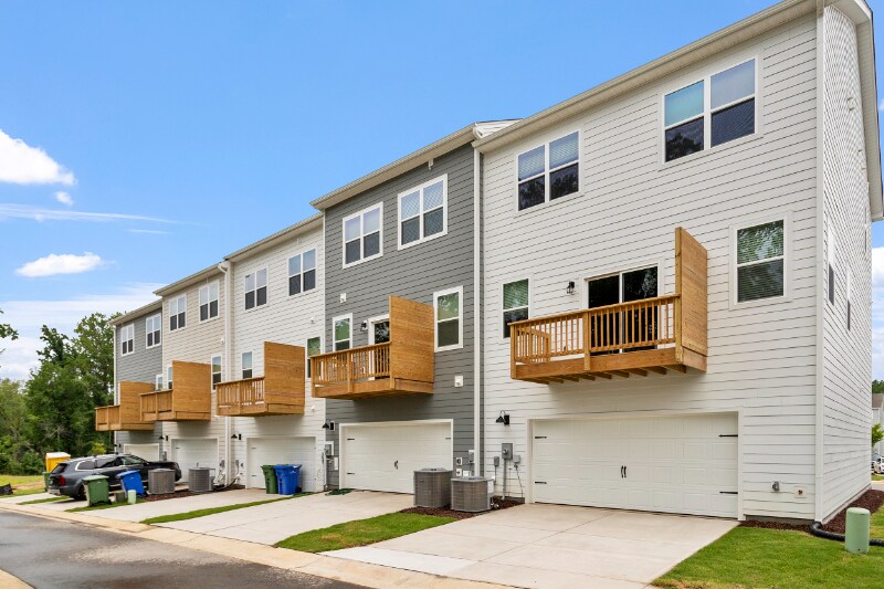 Building Photo - 703 Lucky Clover Wy