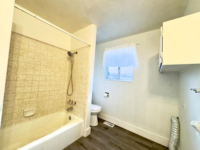 Building Photo - 173 S 900 W