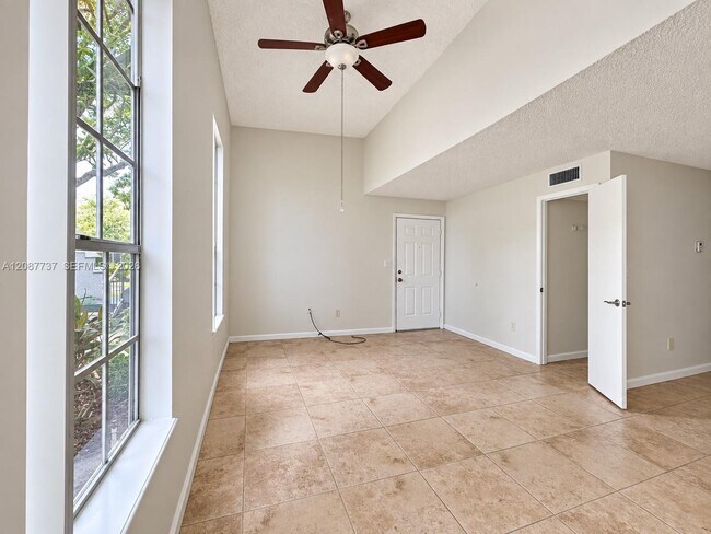 Building Photo - 1275 Crystal Way