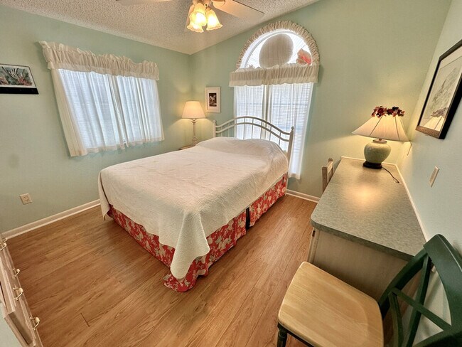 Building Photo - 564 Nettles Blvd