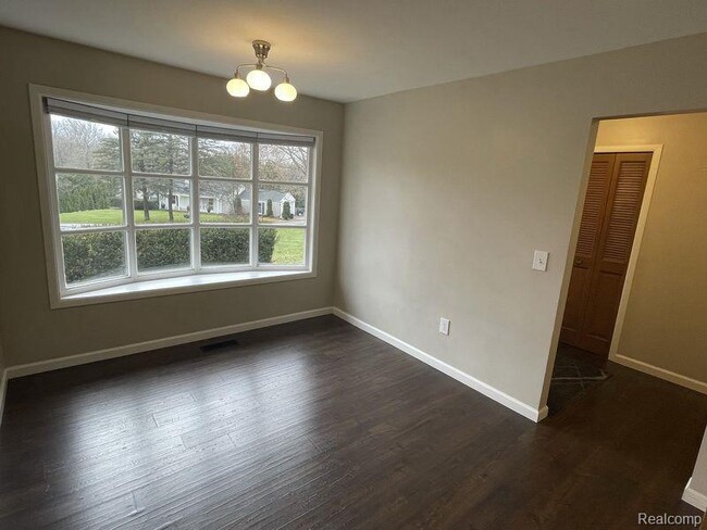 Building Photo - 4924 Broomfield Ct