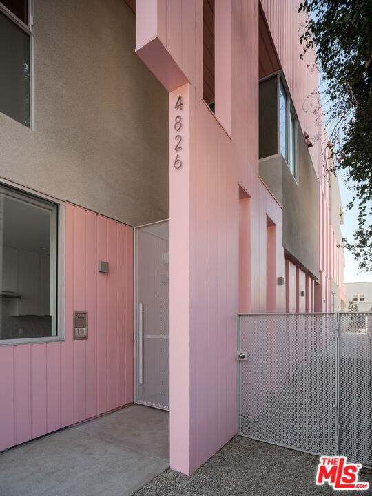 Building Photo - 4826 Franklin Ave