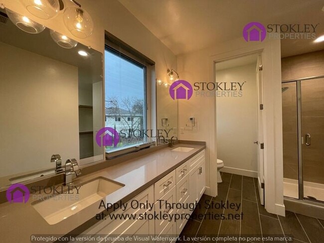 Building Photo - 3184 Manor Ave