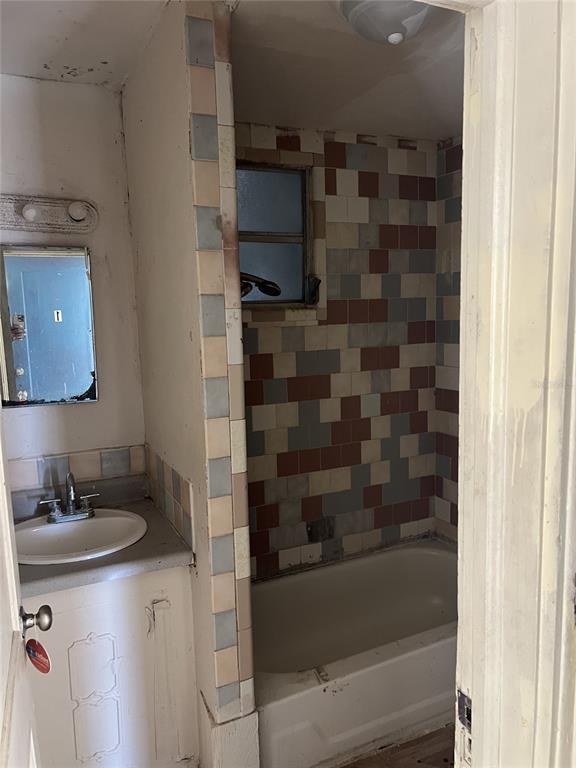 Building Photo - 720 6th St NW