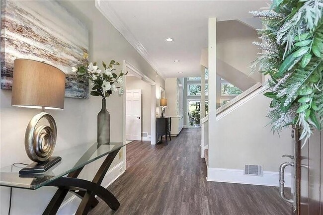 Building Photo - 930 Manchester Pl NW