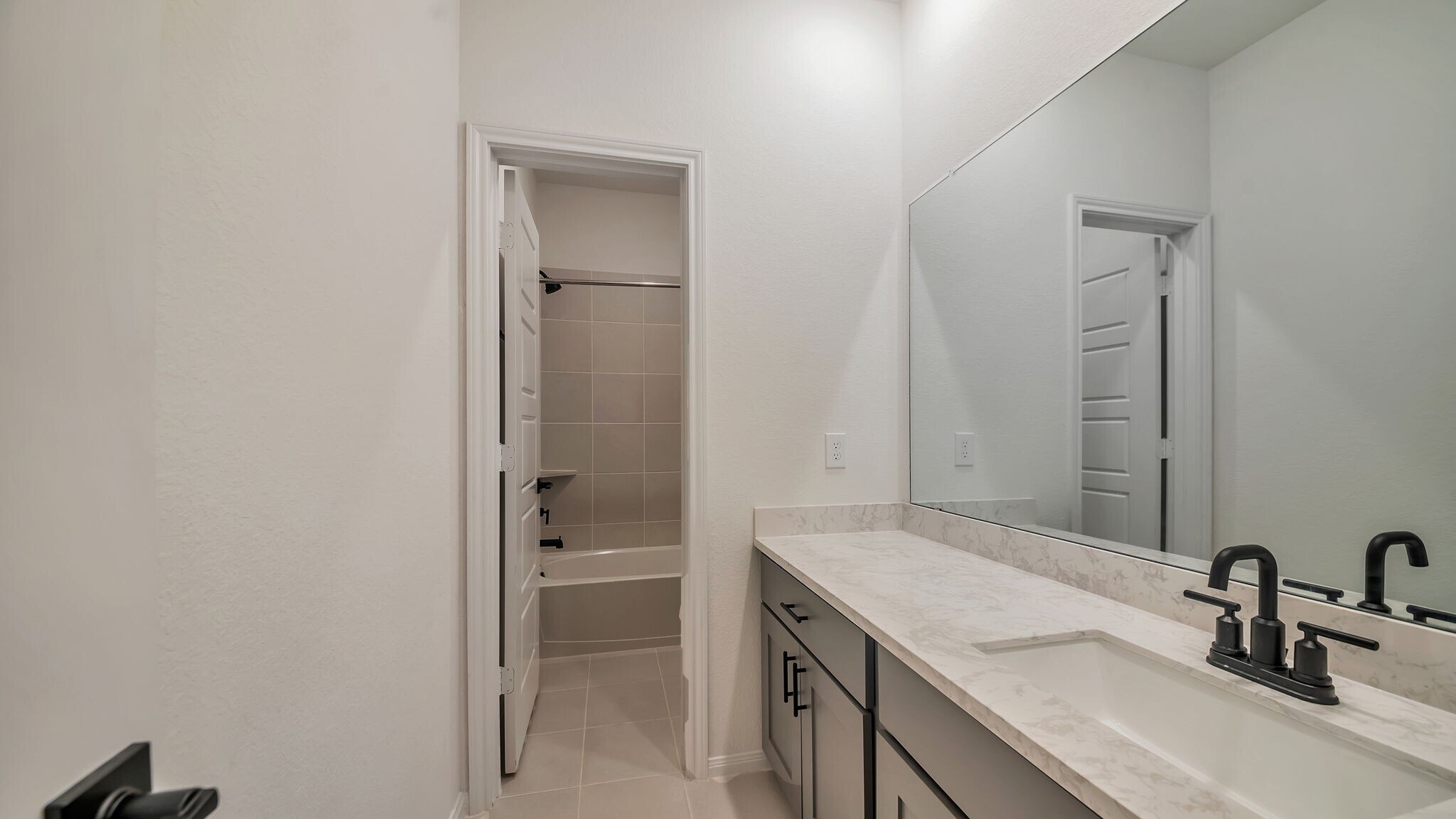 Building Photo - 31527 Westwood Rock Ln