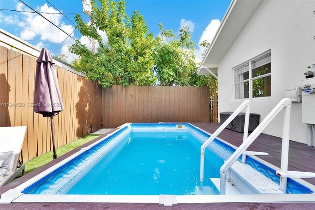 Building Photo - 37 NW 47th St