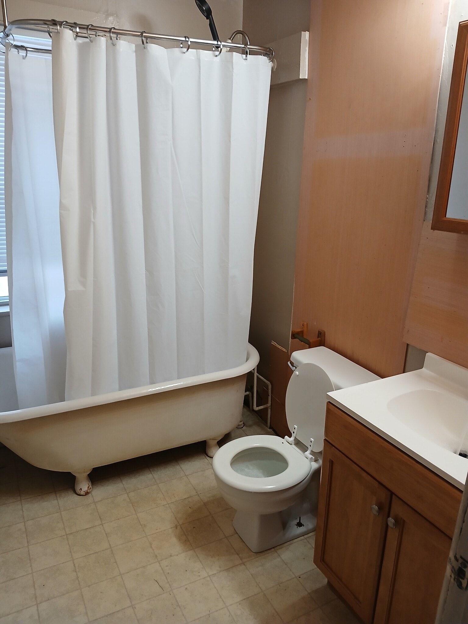 Building Photo - 321 Myrtle St