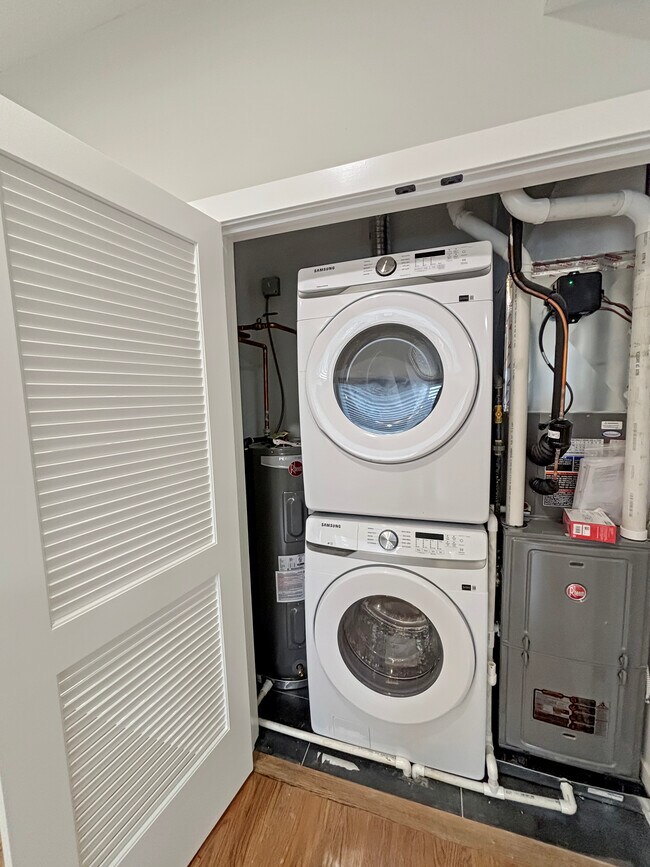 Building Photo - 2127 W 18th St