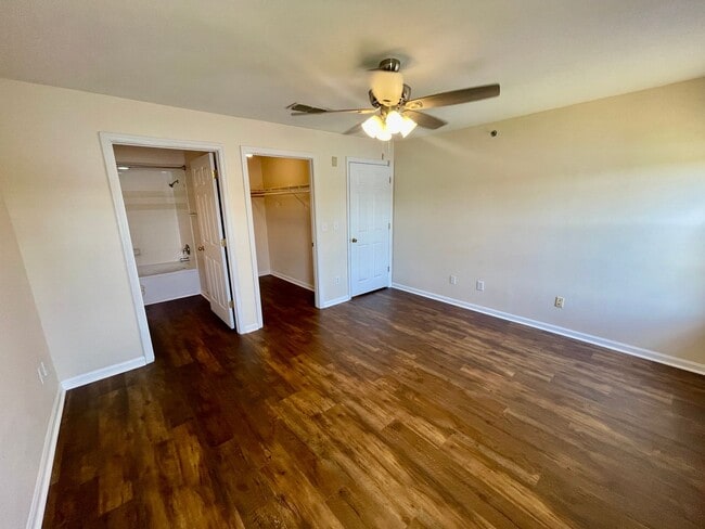 Building Photo - 828 Amelia Lakes