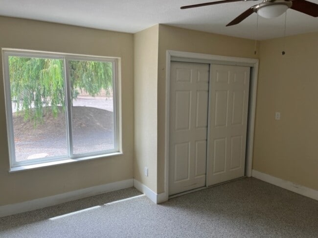 Building Photo - 16350 Clover Ave