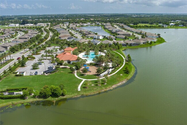 Building Photo - Luxury Community Center, Heated Pool, Fitness Center!
