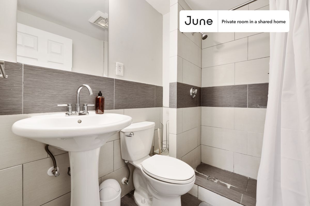 Building Photo - Room in Shared 4 bed/2 bath home