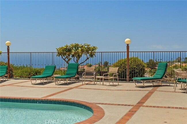 Building Photo - 25 Ocean Crest Ct