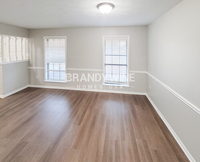 Building Photo - 6787 Spruce Hill Dr