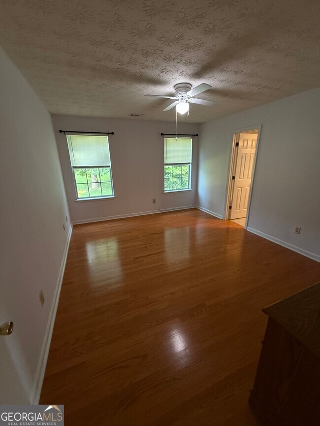 Building Photo - 3897 Saddlecreek Dr