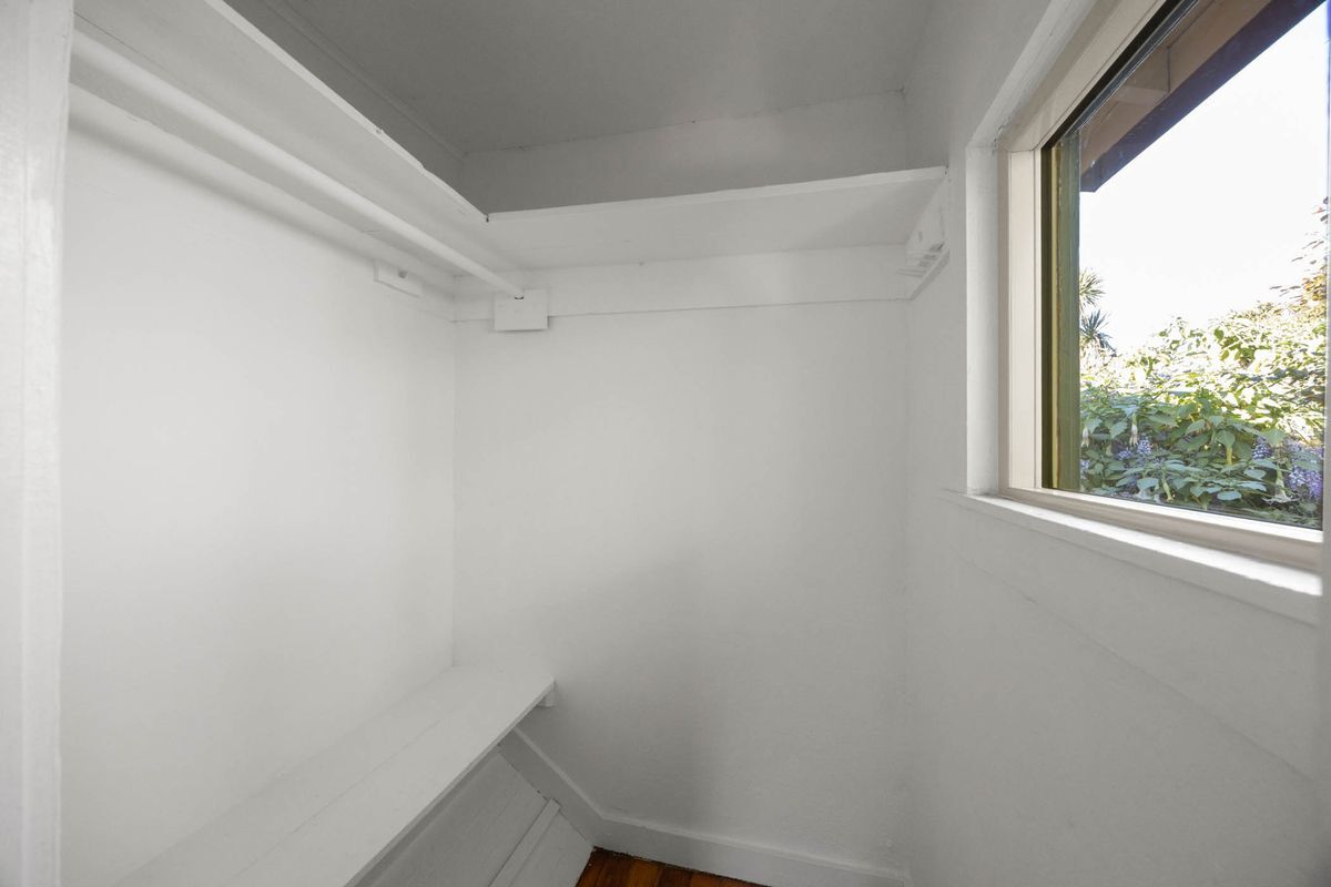 Building Photo - 1816 Carleton St