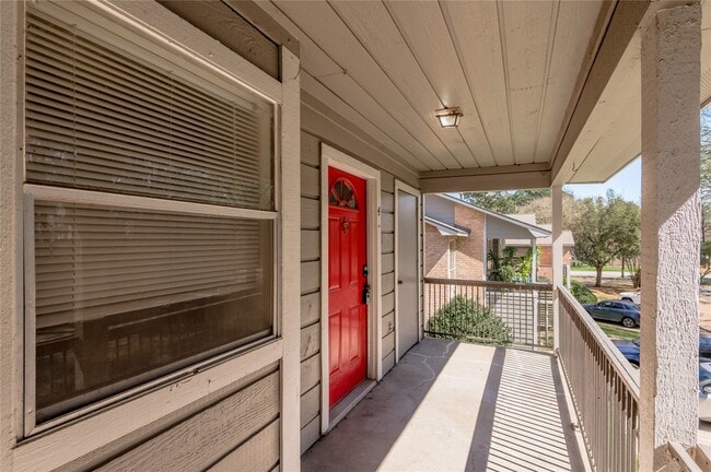 Building Photo - 2404 Sycamore Ave