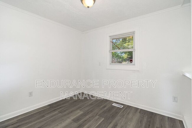Building Photo - 9500 Ridgemoor Ave