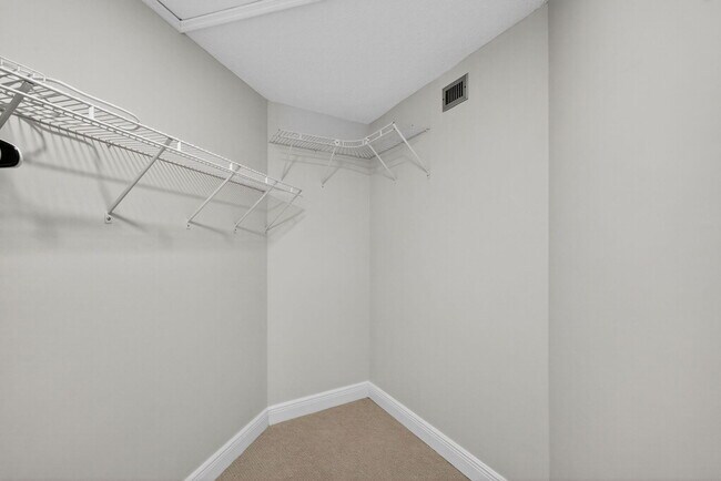 Building Photo - 246 Seabreeze Cir