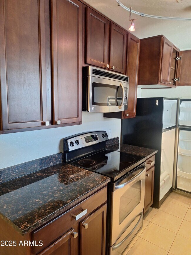 Building Photo - 14145 N 92nd St