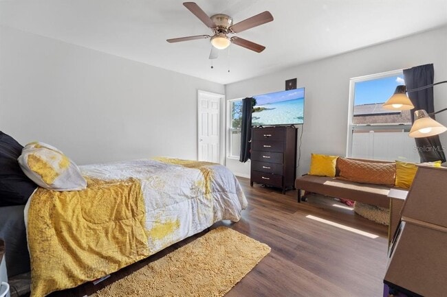 Building Photo - 1650 14th St S