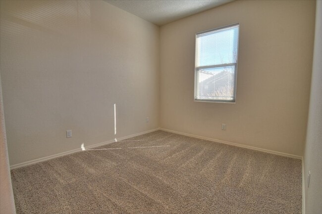 Building Photo - RIo Rancho at it BEST !!!