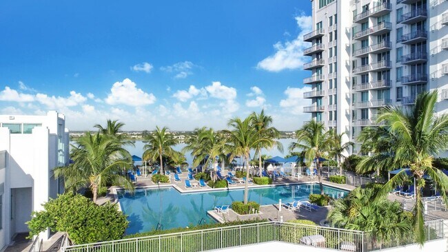 Building Photo - 300 S Australian Ave