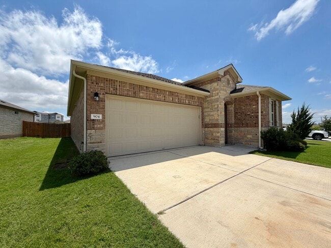 Building Photo - 904 Vogel Dr