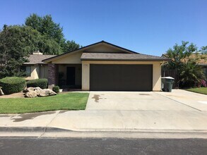 Building Photo - Clovis Home for Rent