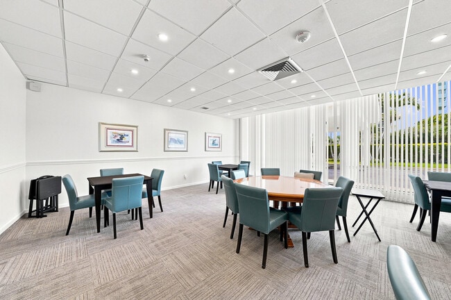 Building Photo - 2121 N Ocean Blvd