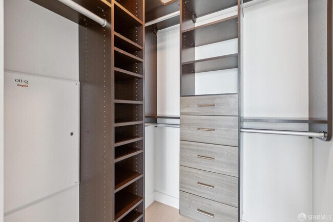 Building Photo - 338 Spear St