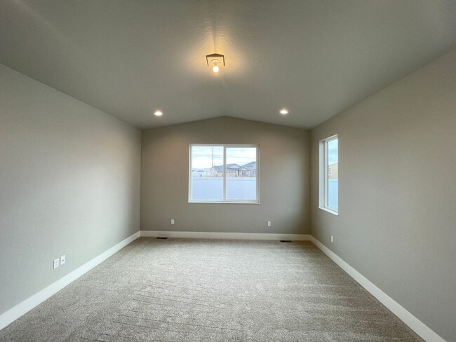 Building Photo - Newer Rathdrum Rancher