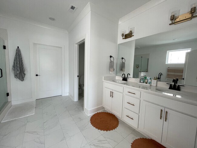 Building Photo - 1348 Slayton St