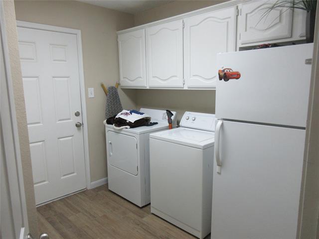 Building Photo - 713 Victorian Dr